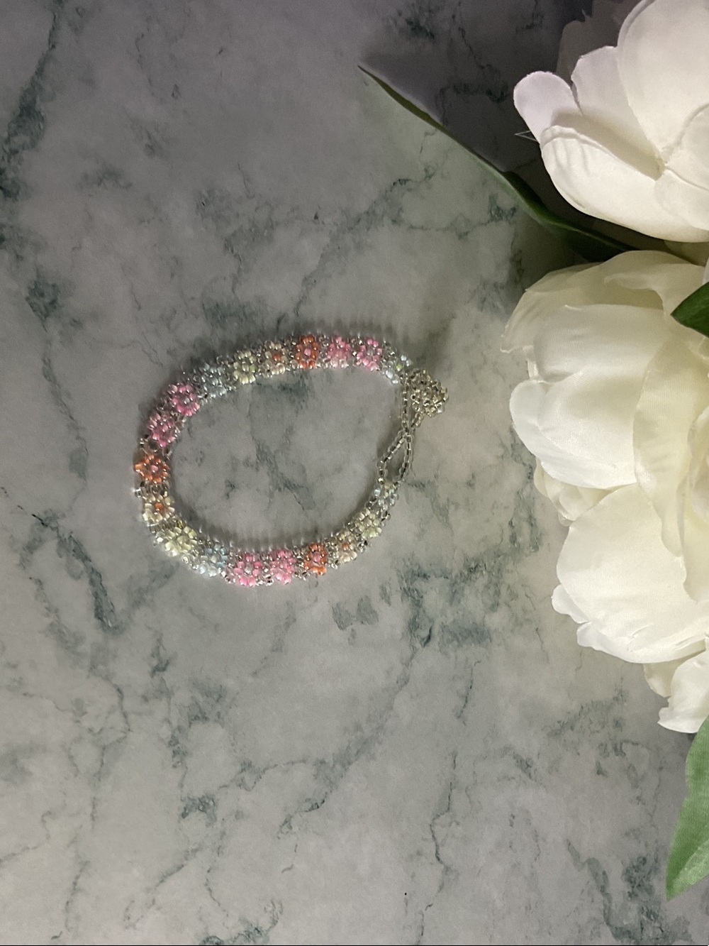 Delicate Multicolor Beaded Flower Bracelet - Pastel Pink, Peach & White